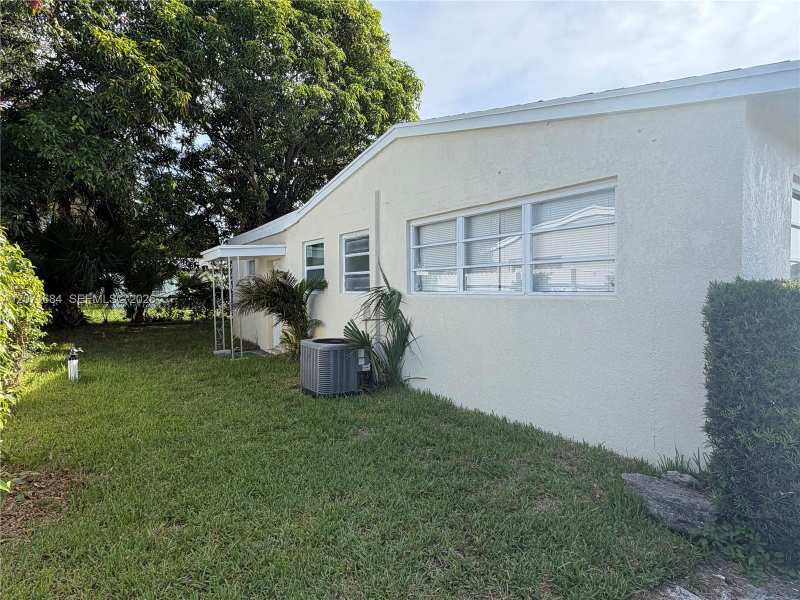 1240 W 26TH CT, Riviera Beach FL 33404