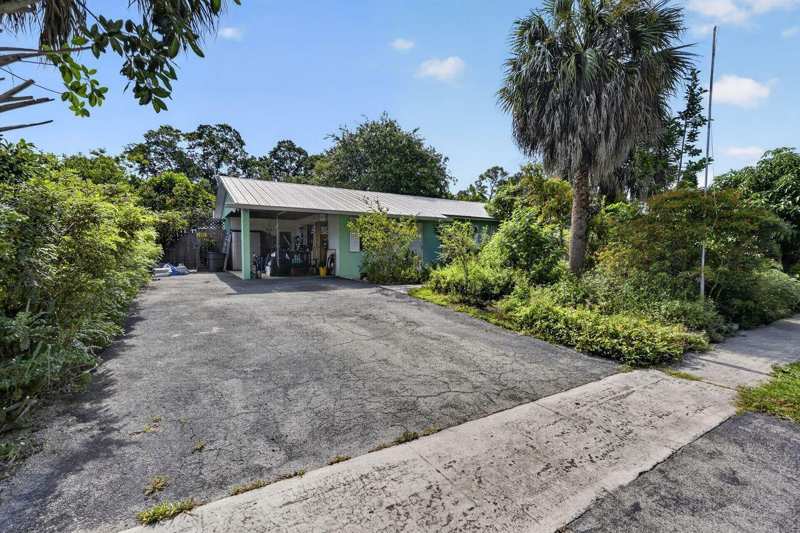 303 S DELAWARE Boulevard, Jupiter FL 33458