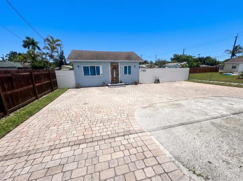 3718 COCONUT Road # A, Palm Springs FL 33461
