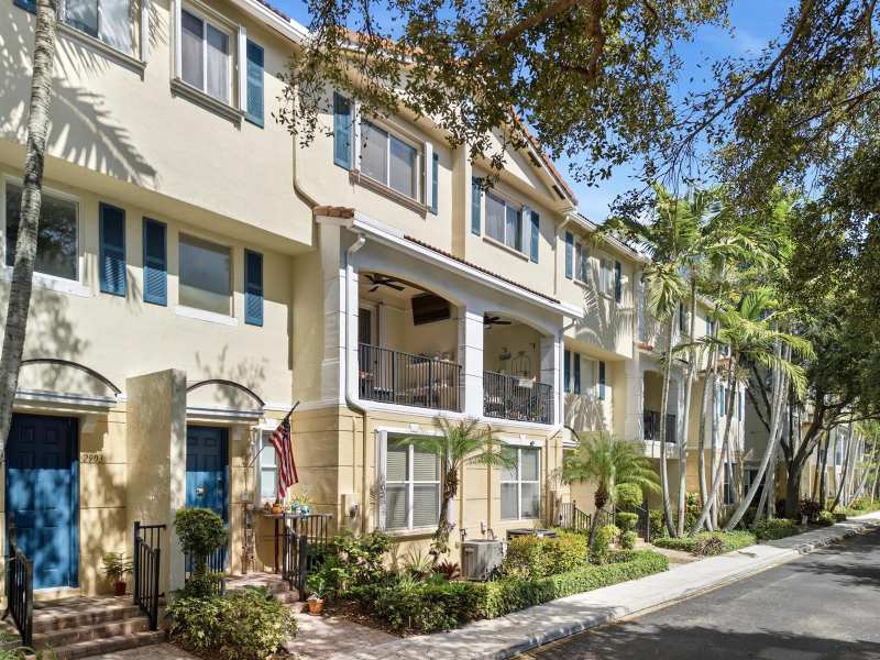 2905 S Greenleaf Circle, Boynton Beach FL 33426