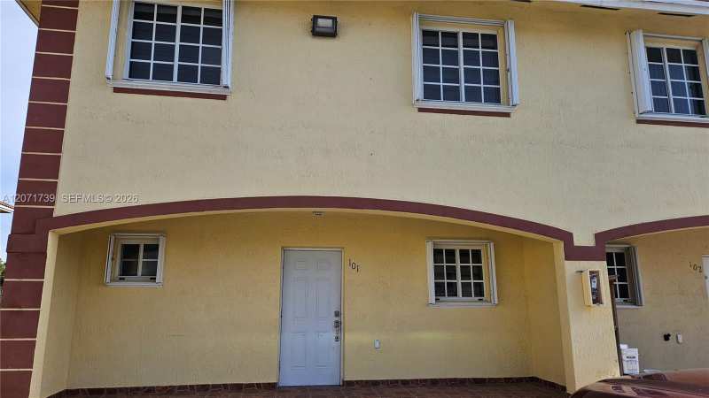 6758 NW 182nd St # 101, Hialeah FL 33015