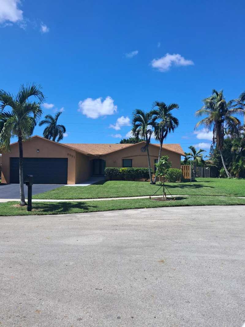 9321 NW 43RD Manor S, Sunrise FL 33351
