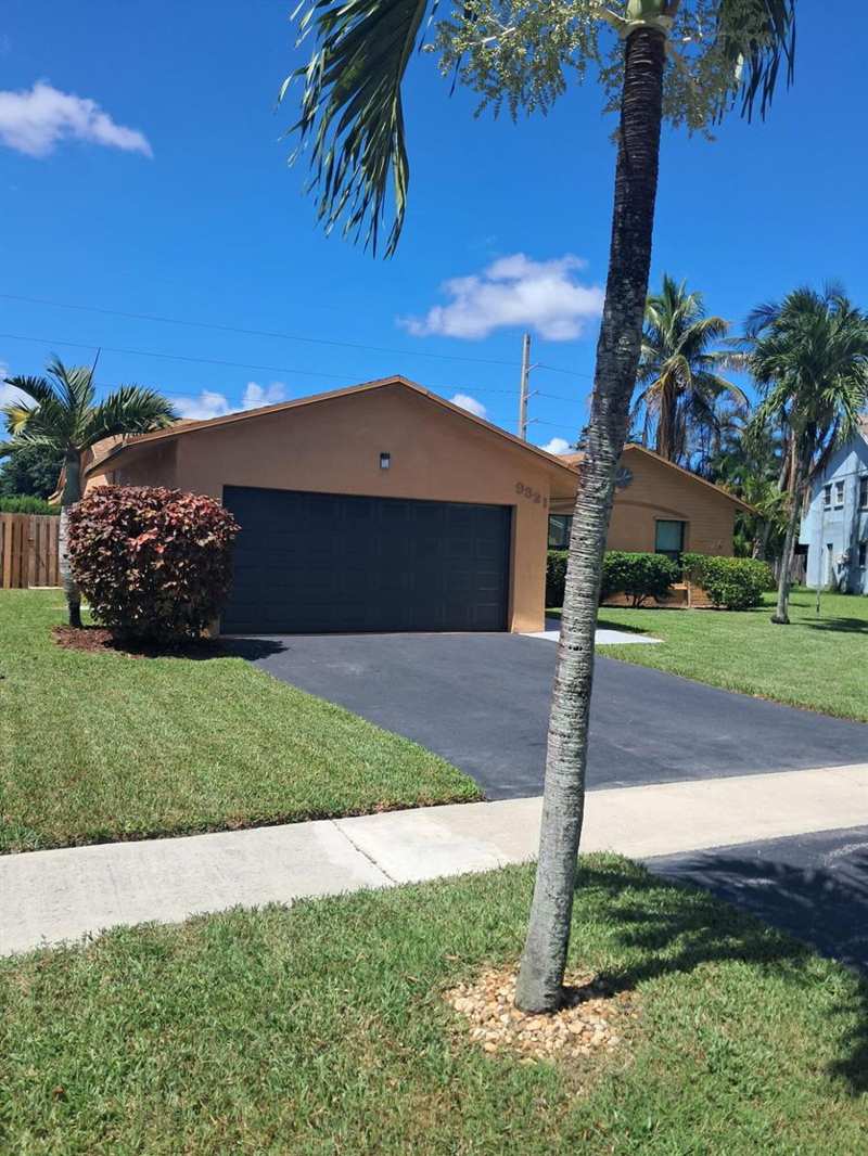 9321 NW 43RD Manor S, Sunrise FL 33351
