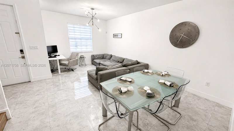 8876 W 35th Way, Hialeah FL 33018