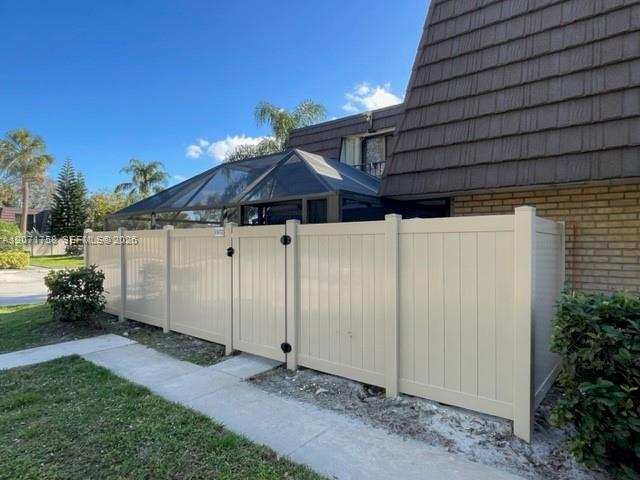 6902 69th Way, West Palm Beach FL 33407