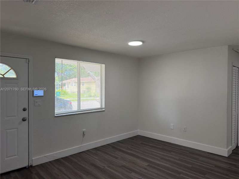 590 NW 58th St, Miami FL 33127