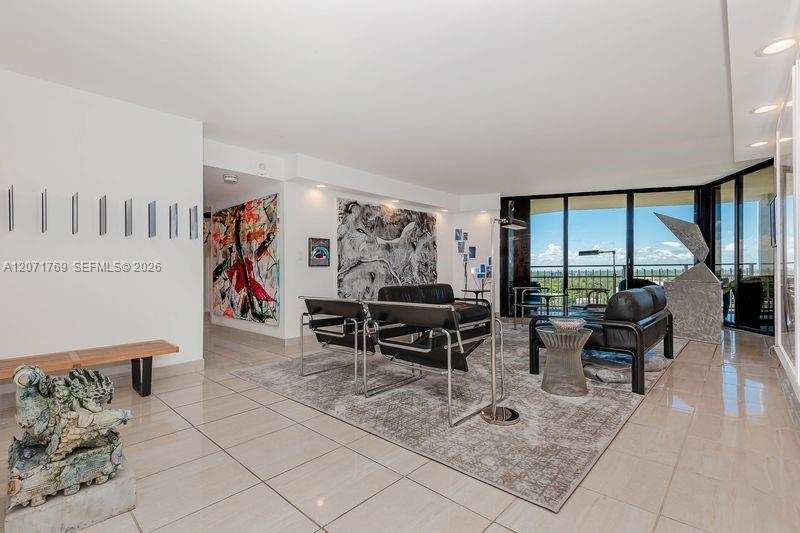 1000 QUAYSIDE TERRACE # 1901, Miami FL 33138