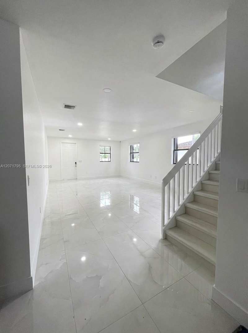 9260 W 35th Ln, Hialeah FL 33018