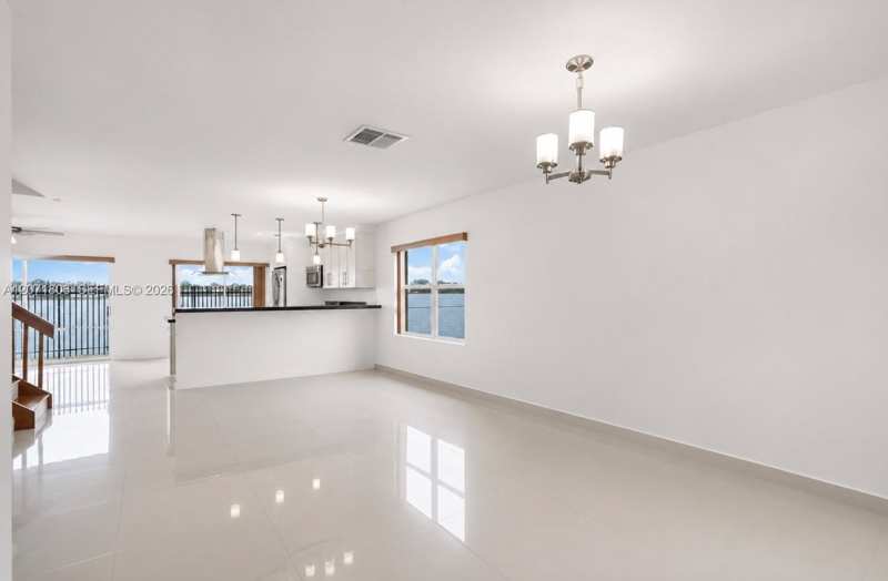 2561 W 60th Pl # 1, Hialeah FL 33016