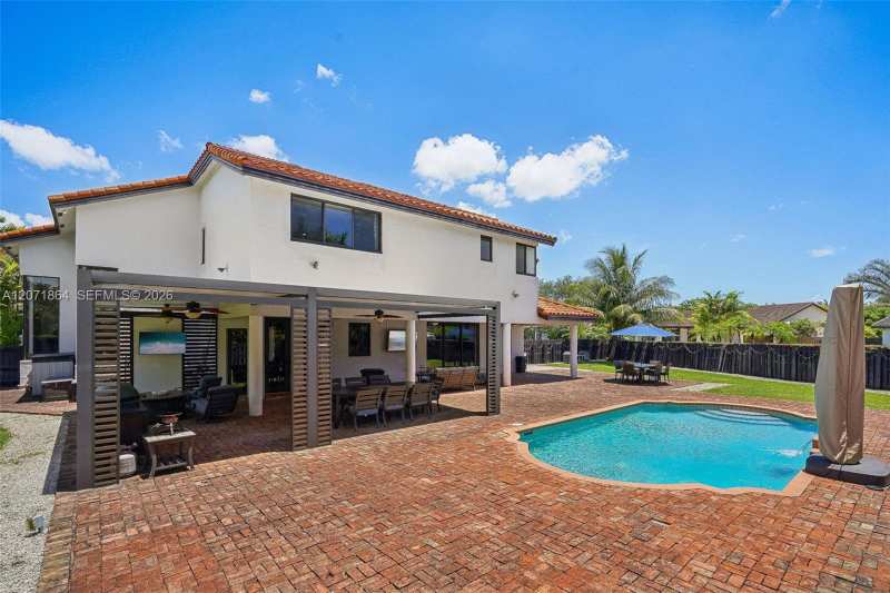 11898 SW 74th Ter, Miami FL 33183