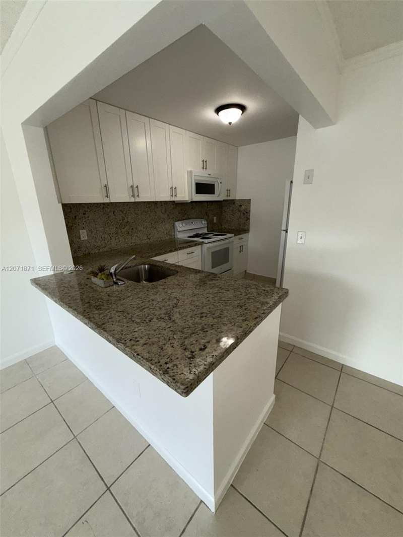 15324 SW 72nd St # 21, Miami FL 33193