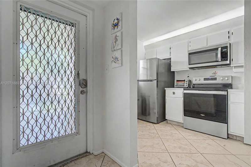 9520 Seagrape Dr # 205, Davie FL 33324