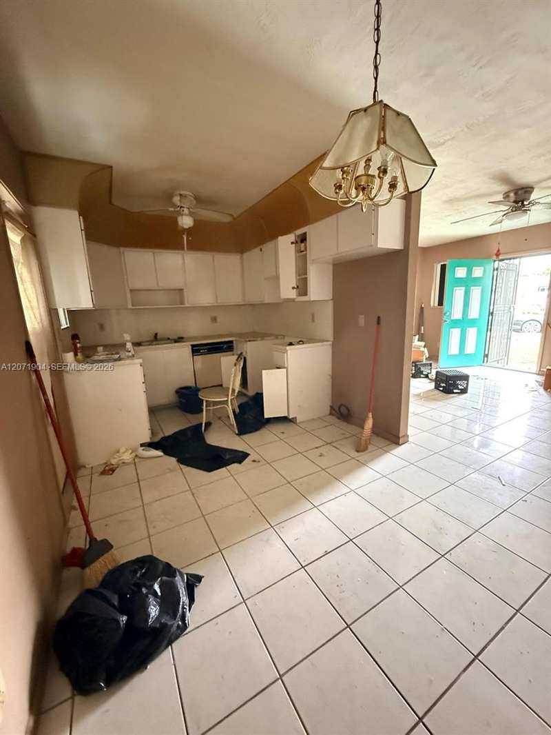 2911 NW 161st St, Miami Gardens FL 33054