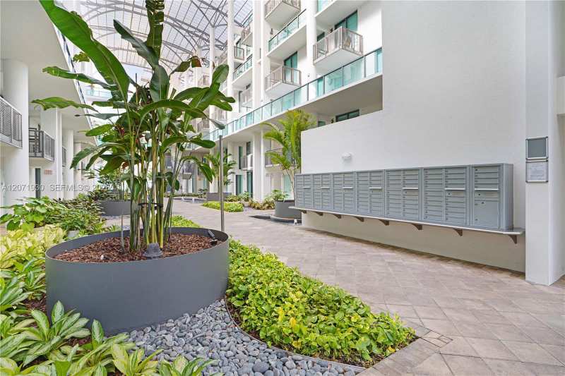 6000 Collins Ave # 336, Miami Beach FL 33140