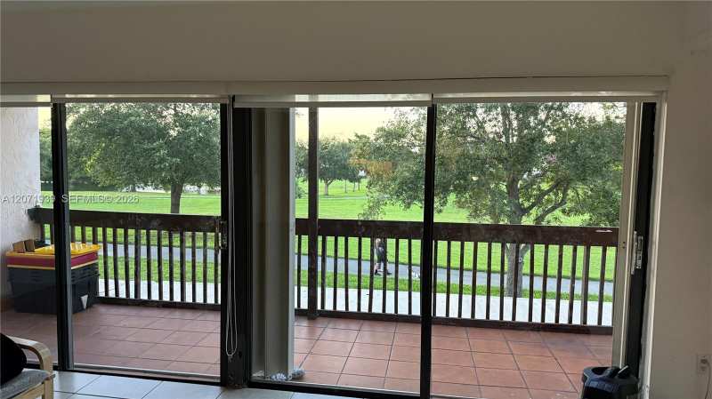 465 W Park Dr # 3, Miami FL 33172
