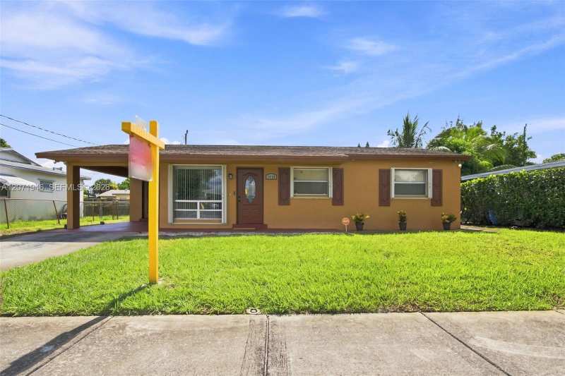 1430 NW 32nd Ter, Lauderhill FL 33311