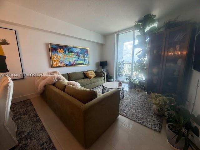 185 SW 7th St # 3803, Miami FL 33130