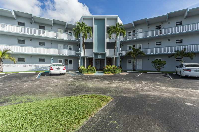 2223 Park Ln # 314, Hollywood FL 33021