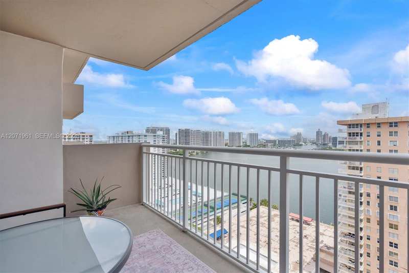 250 174th St # 2211, Sunny Isles Beach FL 33160