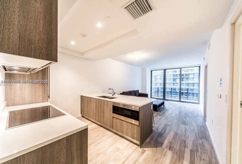 801 S Miami Ave # 2707, Miami FL 33130