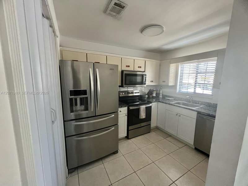 1133 NE 210th Ter, Miami FL 33179