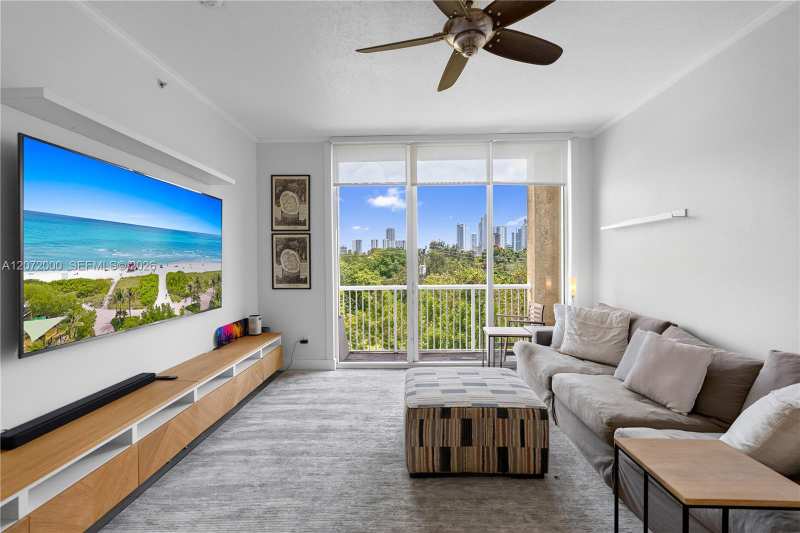 1350 NW 8th Ct # 4, Miami FL 33136
