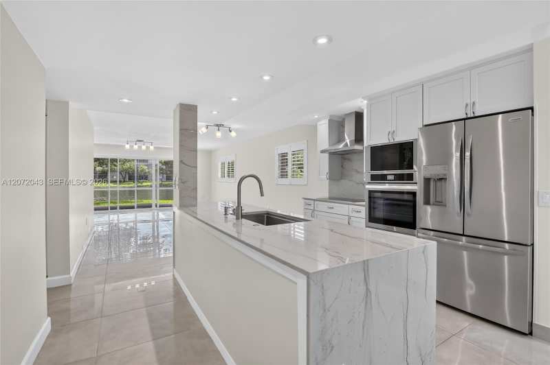 13800 SW 14th St # 114C, Pembroke Pines FL 33027