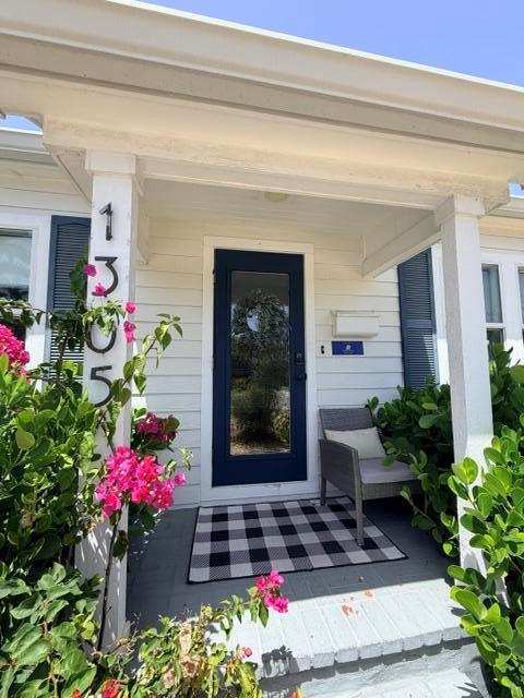 1305 N Palmway, FL 33460