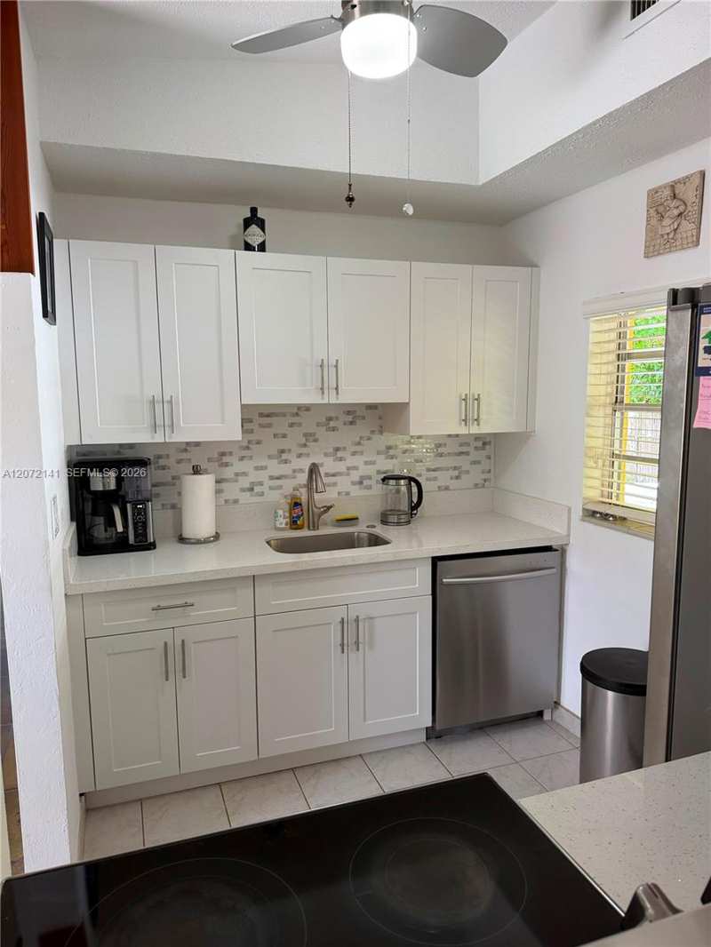 935 Polk St, Hollywood FL 33019