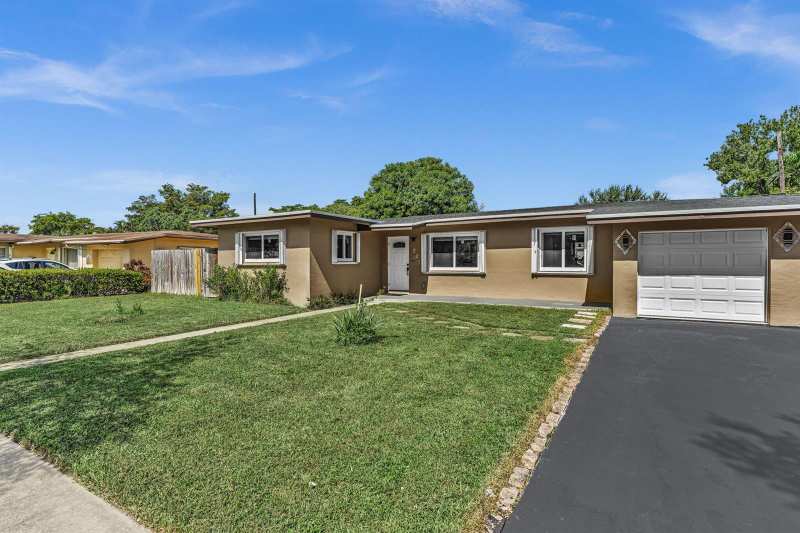 721 FAIRWAY Drive, Plantation FL 33317