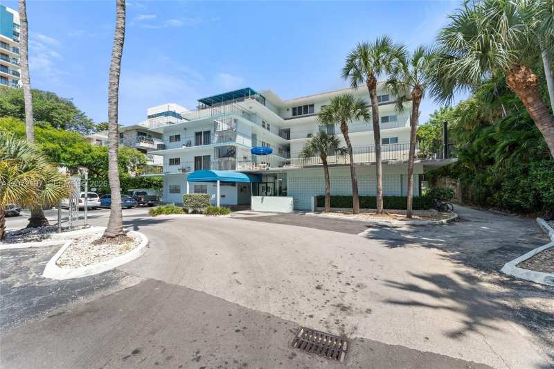 2539 S Bayshore Dr, Miami FL 33133