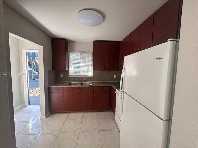 7280 NW 38th St # A2, Hollywood FL 33024