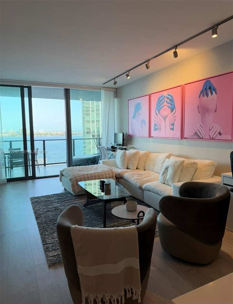 650 NE 32nd St # 1806, Miami FL 33137
