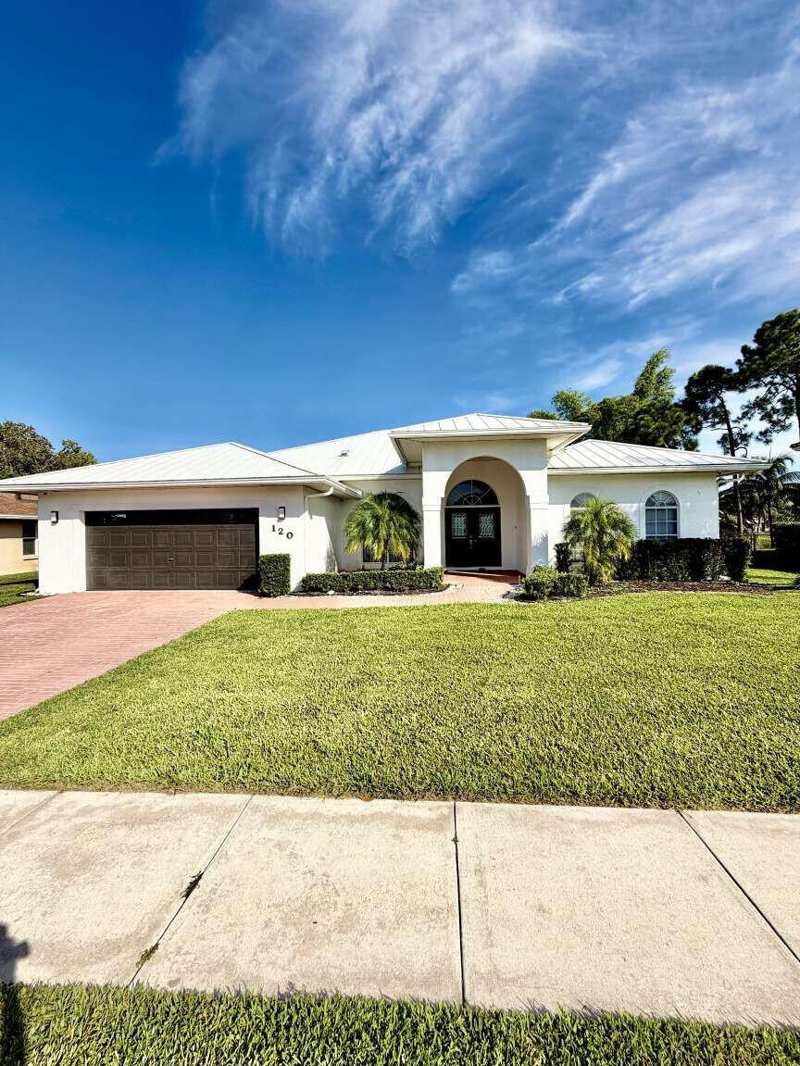 120 SARATOGA Boulevard W, Royal Palm Beach FL 33411