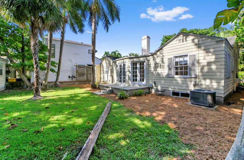 53 Palm Square, Delray Beach FL 33483