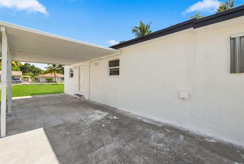 399 NW 98th St # 399, Miami FL 33150