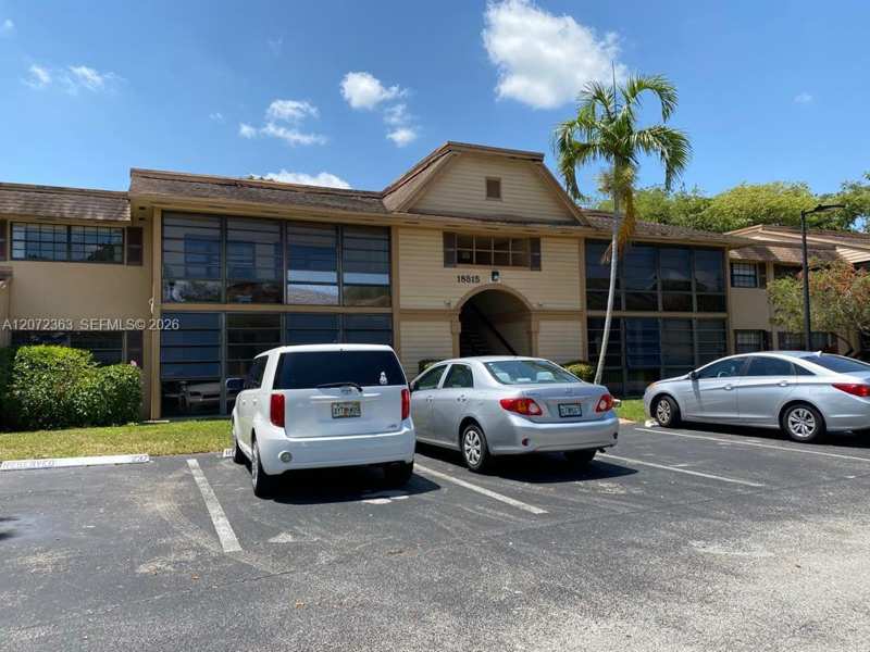 18725 NW 62nd Ave # 111, Hialeah FL 33015
