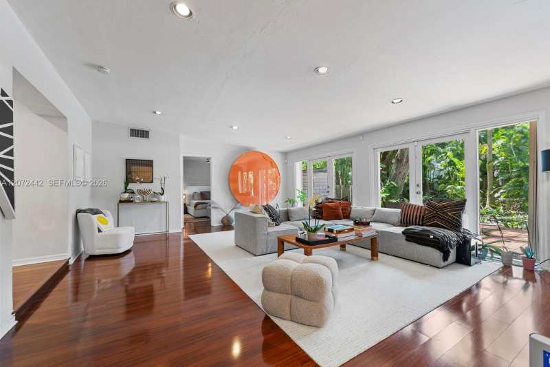 4120 Lybyer Ave, Miami FL 33133