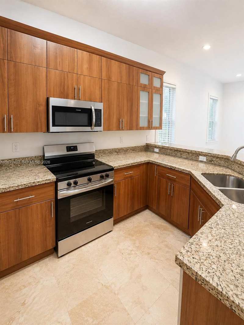 2286 SW 16th Ct # 2286, Miami FL 33145