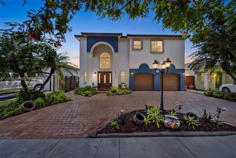 6903 SW 158th Ave, Miami FL 33193