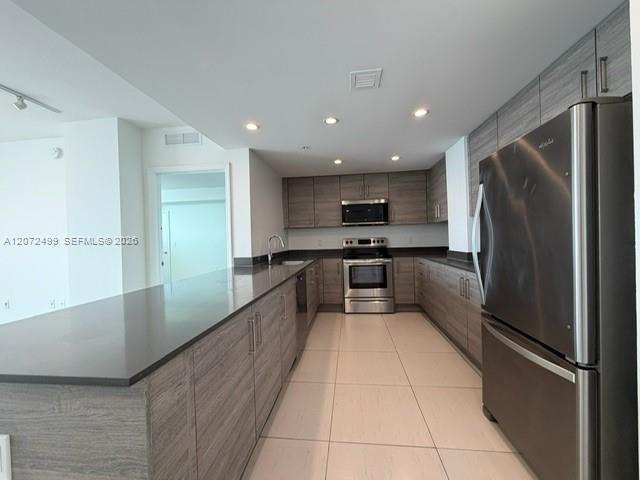 7525 E Treasure Dr # 1012, North Bay Village FL 33141