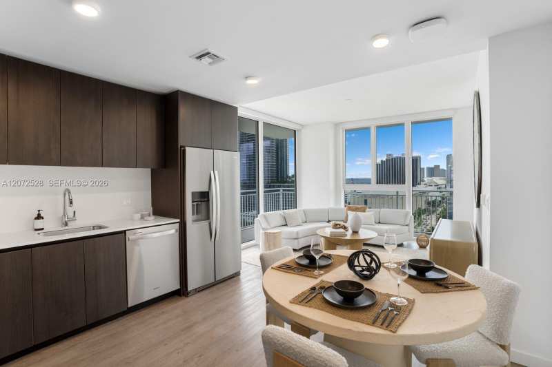 2000 Biscayne Blvd # 2615, Miami FL 33137