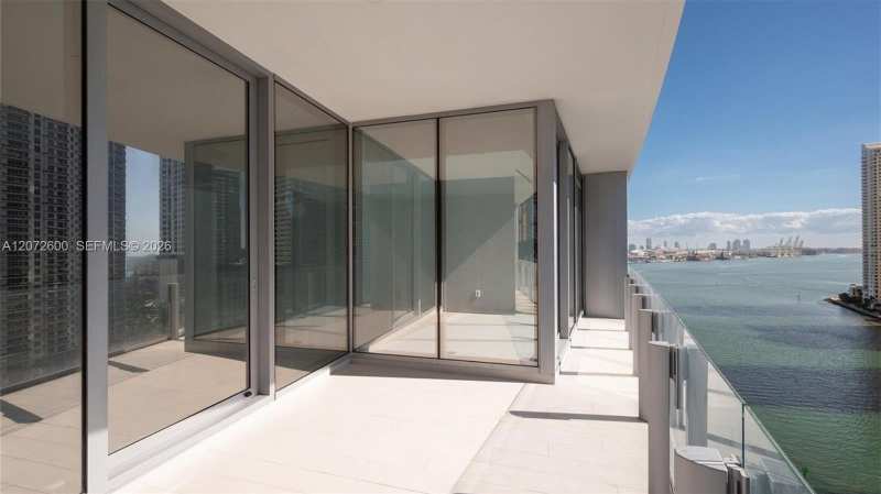 300 Biscayne Boulevard Way # 1805W, Miami FL 33131