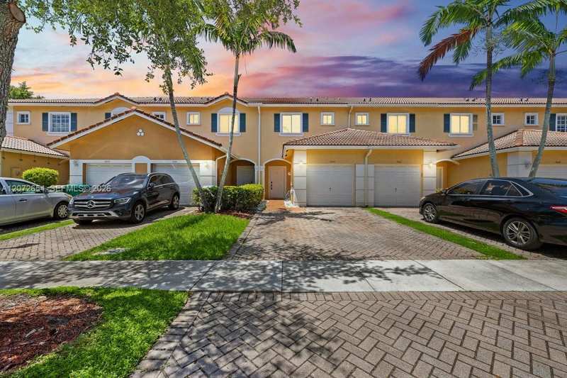 7929 Tuscany Dr, Tamarac FL 33321