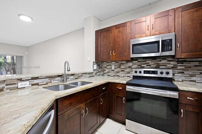 7929 Tuscany Dr, Tamarac FL 33321