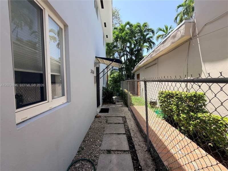 3068 Carter St # 1, Miami FL 33133