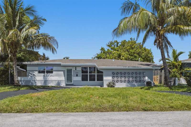 2250 Gulfstream Dr, Miramar FL 33023