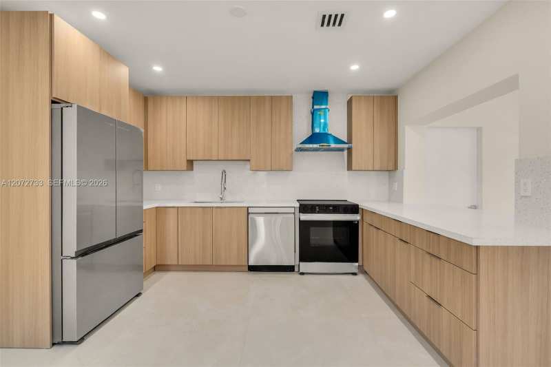 1514 NE 176th St, North Miami Beach FL 33162