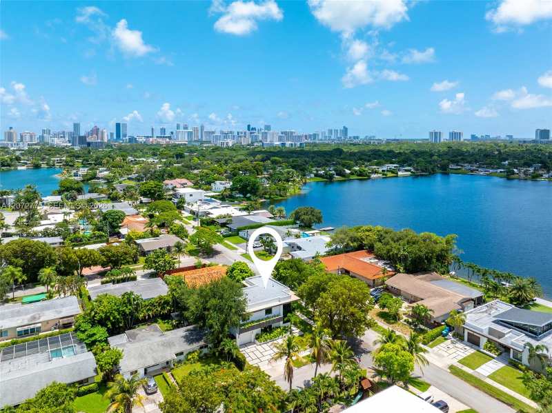 1875 NE 193rd St, Miami FL 33179