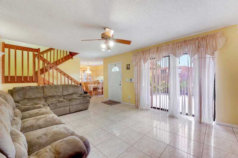 8389 N Coral Circle, North Lauderdale FL 33068